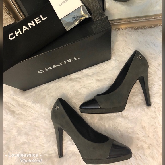 CHANEL Shoes - CHANEL CC cap toe pumps